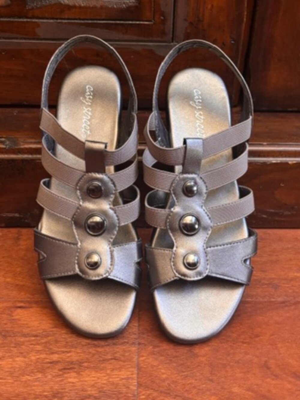 NWOT Easy Street Sandals Size 9M